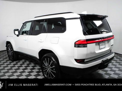 Used 2025 Lexus GX 550 w/ Accessory Package (2T) AWD/4WD image 29
