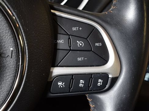 Used 2020 Jeep Compass Latitude FWD image 18