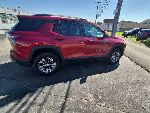 Used 2025 Chevrolet Equinox LT w/ Convenience Package II image 8