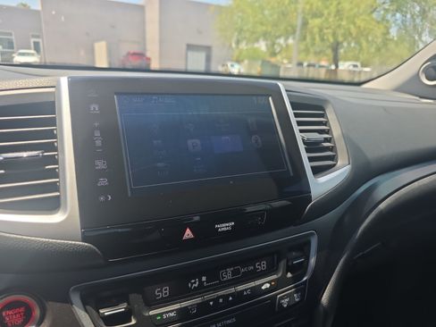 Used 2017 Honda Ridgeline RTL-T image 12