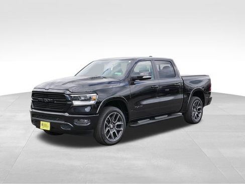 Used 2019 RAM 1500 Laramie AWD/4WD image 3