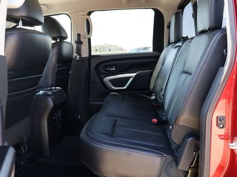Used 2016 Nissan Titan SL image 8