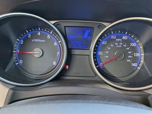 Used 2014 Hyundai Tucson Limited w/ Technology Package 02 FWD image 3