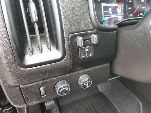 Used 2018 Chevrolet Colorado ZR2 image 21