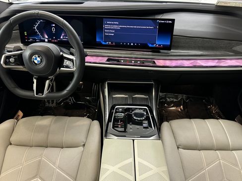 Used 2023 BMW 740i RWD image 15