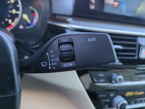 Used 2017 BMW 530i xDrive image 27