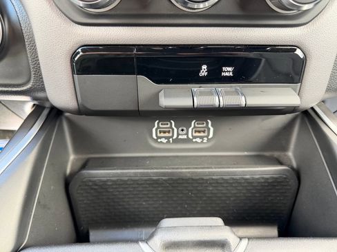 Used 2022 RAM 1500 Big Horn AWD/4WD image 20