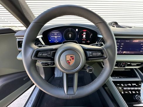 Used 2026 Porsche Macan Electric RWD image 16