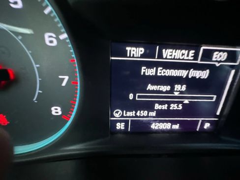 Used 2023 Chevrolet Traverse LT FWD image 27