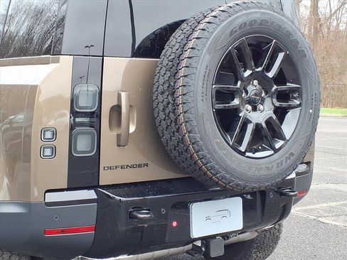 New 2026 Land Rover Defender 110 S AWD/4WD image 18
