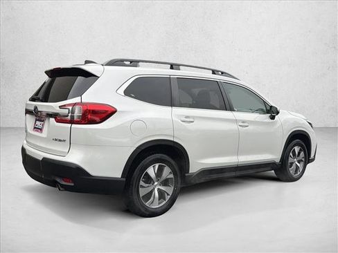 Used 2023 Subaru Ascent Premium image 5
