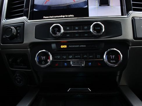 Used 2022 Ford F350 Platinum w/ Tremor Off-Road Package image 7