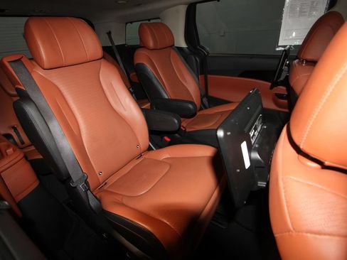 Used 2022 Kia Carnival SX Prestige FWD image 26