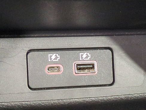 Used 2025 Nissan Altima 2.5 SV FWD image 15