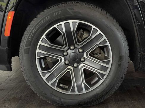 Used 2024 Jeep Wagoneer 4WD w/ Premium Group I image 34