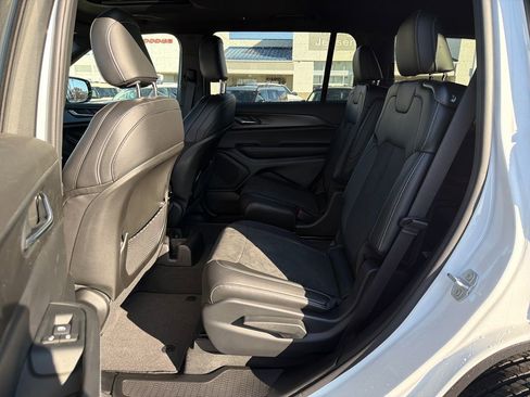 New 2025 Jeep Grand Cherokee L Altitude image 24
