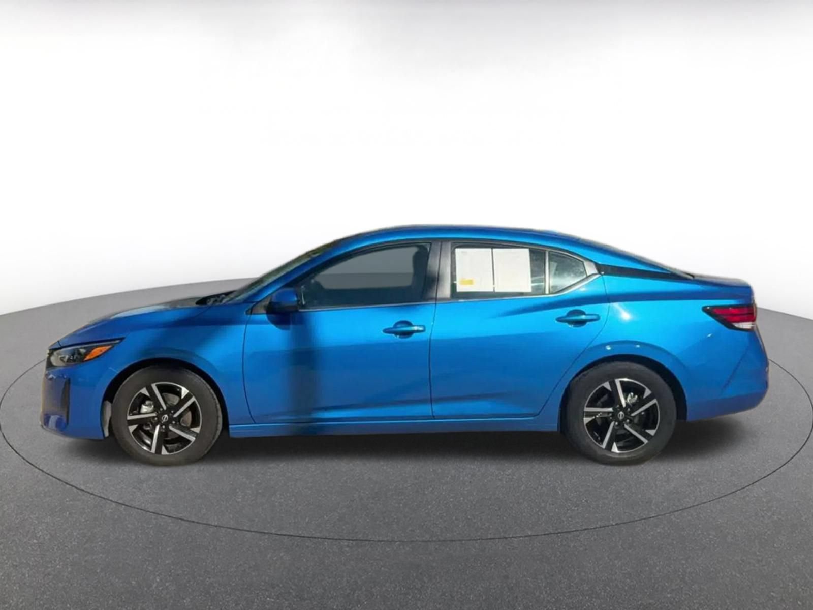 Used 2025 Nissan Sentra SV FWD image 8