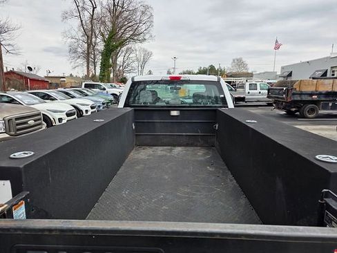 Used 2018 Ford F250 XL w/ Power Equipment Group image 9