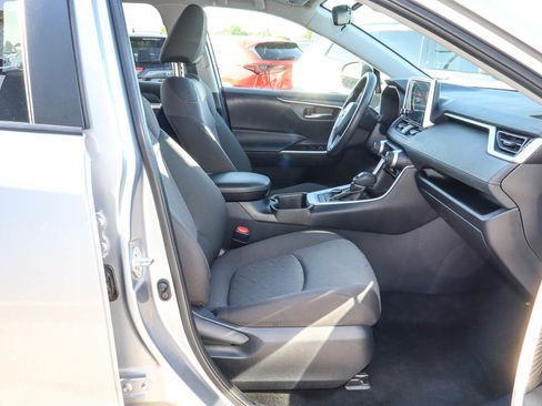 Used 2025 Toyota RAV4 XLE AWD/4WD image 21