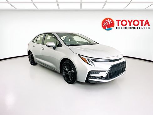 Used 2026 Toyota Corolla SE w/ SE Premium Package FWD image 1