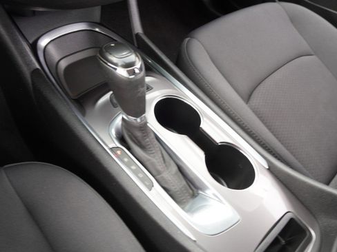 Used 2020 Chevrolet Malibu LT FWD image 18