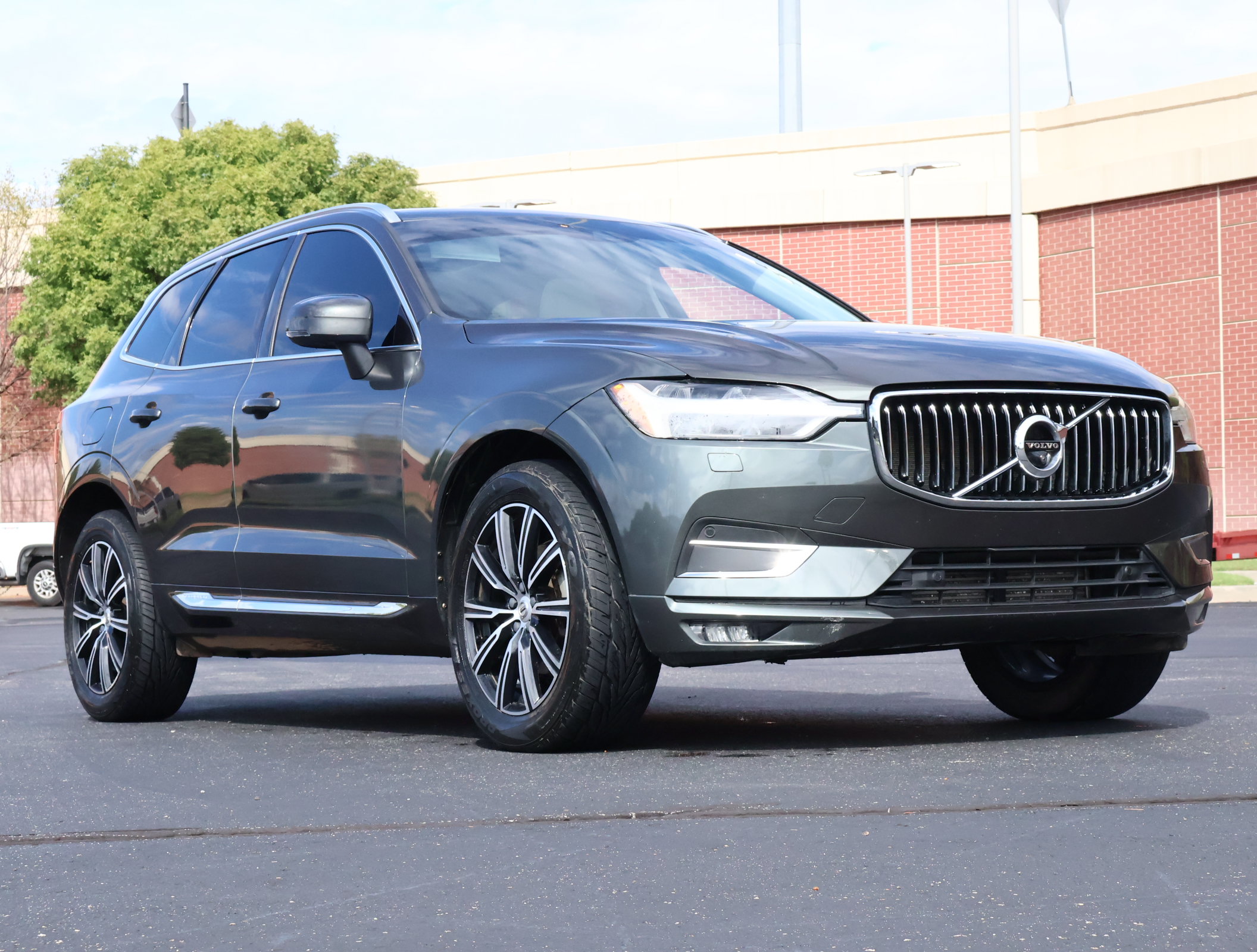 Used 2020 Volvo XC60 T5 Inscription FWD image 1