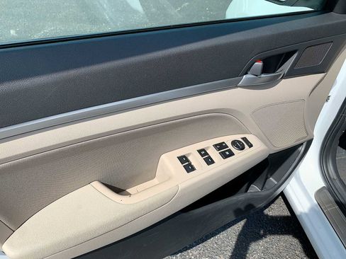 Used 2020 Hyundai Elantra SEL FWD image 19