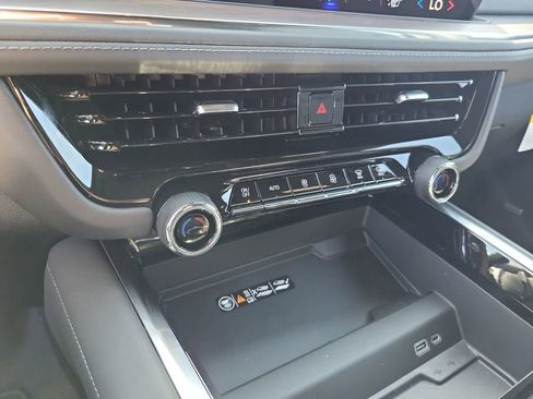 New 2026 Chevrolet Suburban Z71 w/ Comfort Package image 17