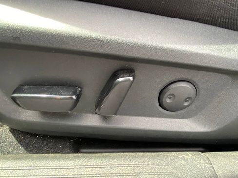 Used 2022 Nissan Rogue SV FWD image 10
