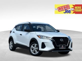 Used 2023 Nissan Kicks S video 1