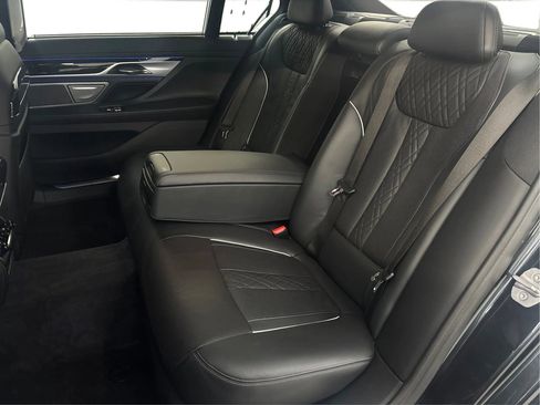 Used 2019 BMW 750i xDrive w/ Executive Package AWD/4WD image 14