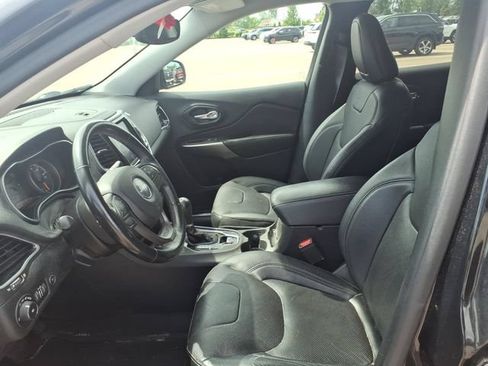 Used 2019 Jeep Cherokee Limited AWD/4WD image 10