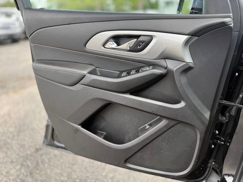 Used 2019 Chevrolet Traverse LT image 13