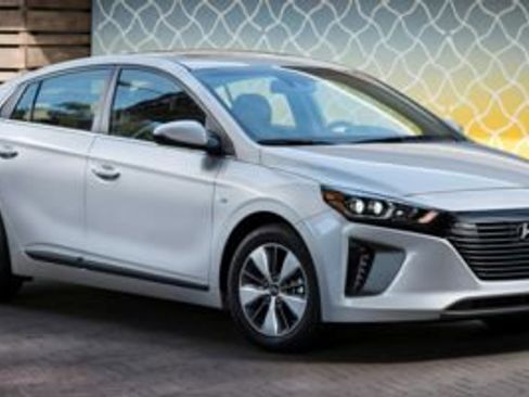 Used 2019 Hyundai Ioniq Limited FWD image 1