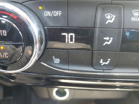 Used 2024 Chevrolet Trax LT w/ Driver Confidence Package FWD image 22
