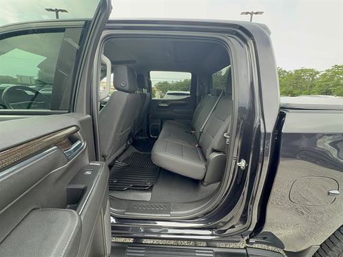 Used 2023 Chevrolet Silverado 1500 LT AWD/4WD image 19