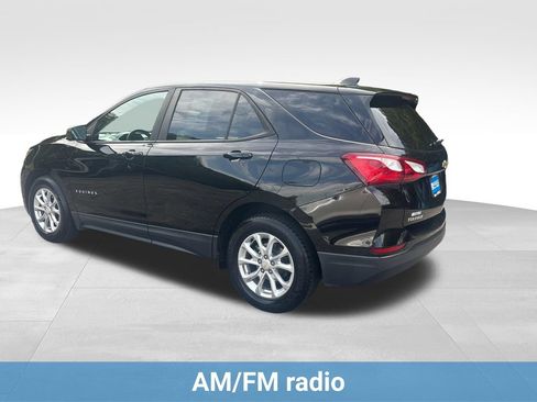 Used 2020 Chevrolet Equinox LS w/ LS Convenience Package FWD image 4