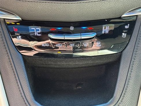 Used 2017 Cadillac XT5 Premium Luxury image 34