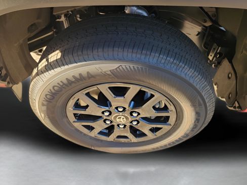 New 2025 Toyota 4Runner SR5 image 10