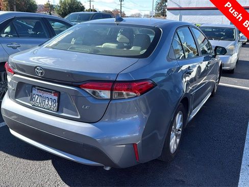 Used 2022 Toyota Corolla LE image 2