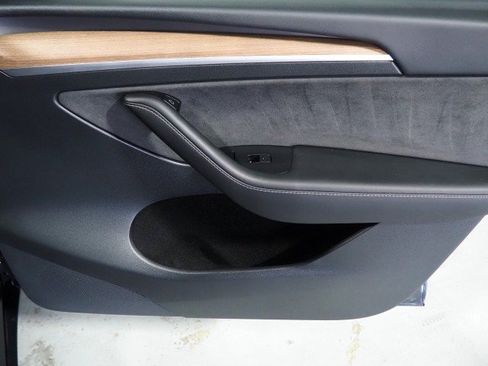 Used 2024 Tesla Model Y 2WD image 57