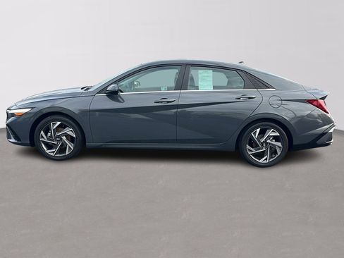 Certified 2024 Hyundai Elantra Limited image 4