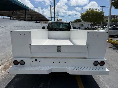 Used 2022 Ford F350 XL w/ Power Equipment Group RWD image 5