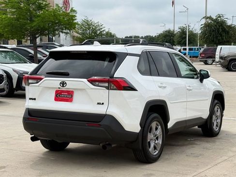 Used 2025 Toyota RAV4 XLE w/ Convenience Package FWD image 4
