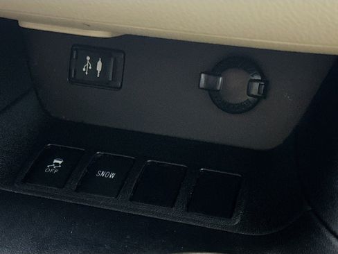 Used 2016 Toyota Highlander Limited Platinum image 26