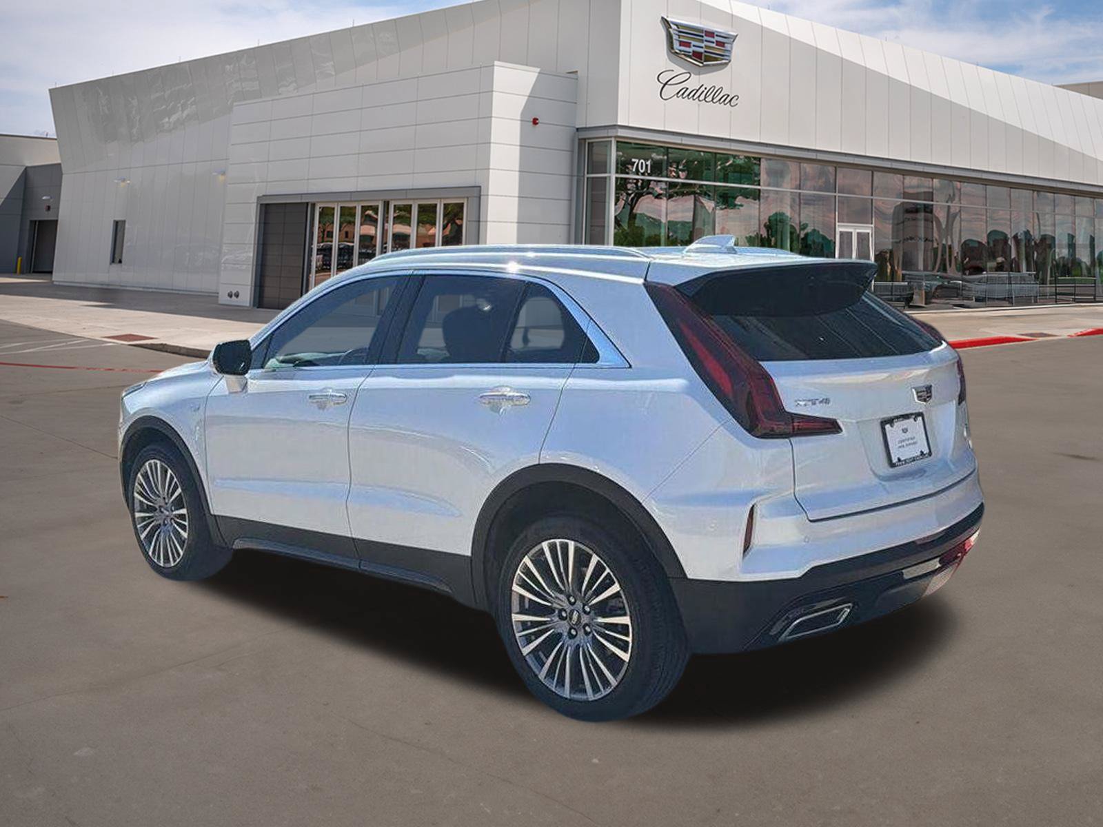 Used 2024 Cadillac XT4 Premium Luxury w/ Active Safety Package FWD image 3