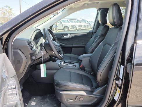 New 2025 Ford Escape SE image 10