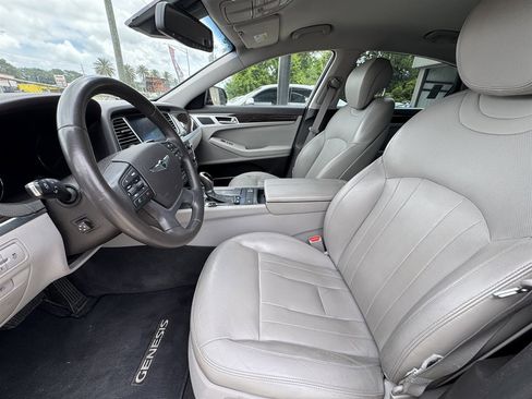 Used 2017 Genesis G80 3.8 RWD image 11