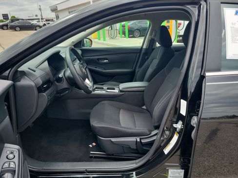 Used 2024 Nissan Sentra SV FWD image 15