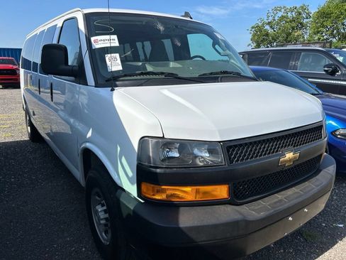 Used 2025 Chevrolet Express 3500 LS RWD image 2